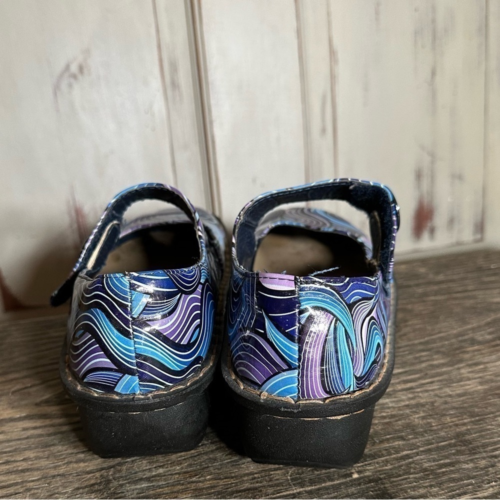 Ingaro Mary Jane Loafers Women's 6.5 Blue Faux Leather psychedelic swirl nurse - Picture 4 of 8